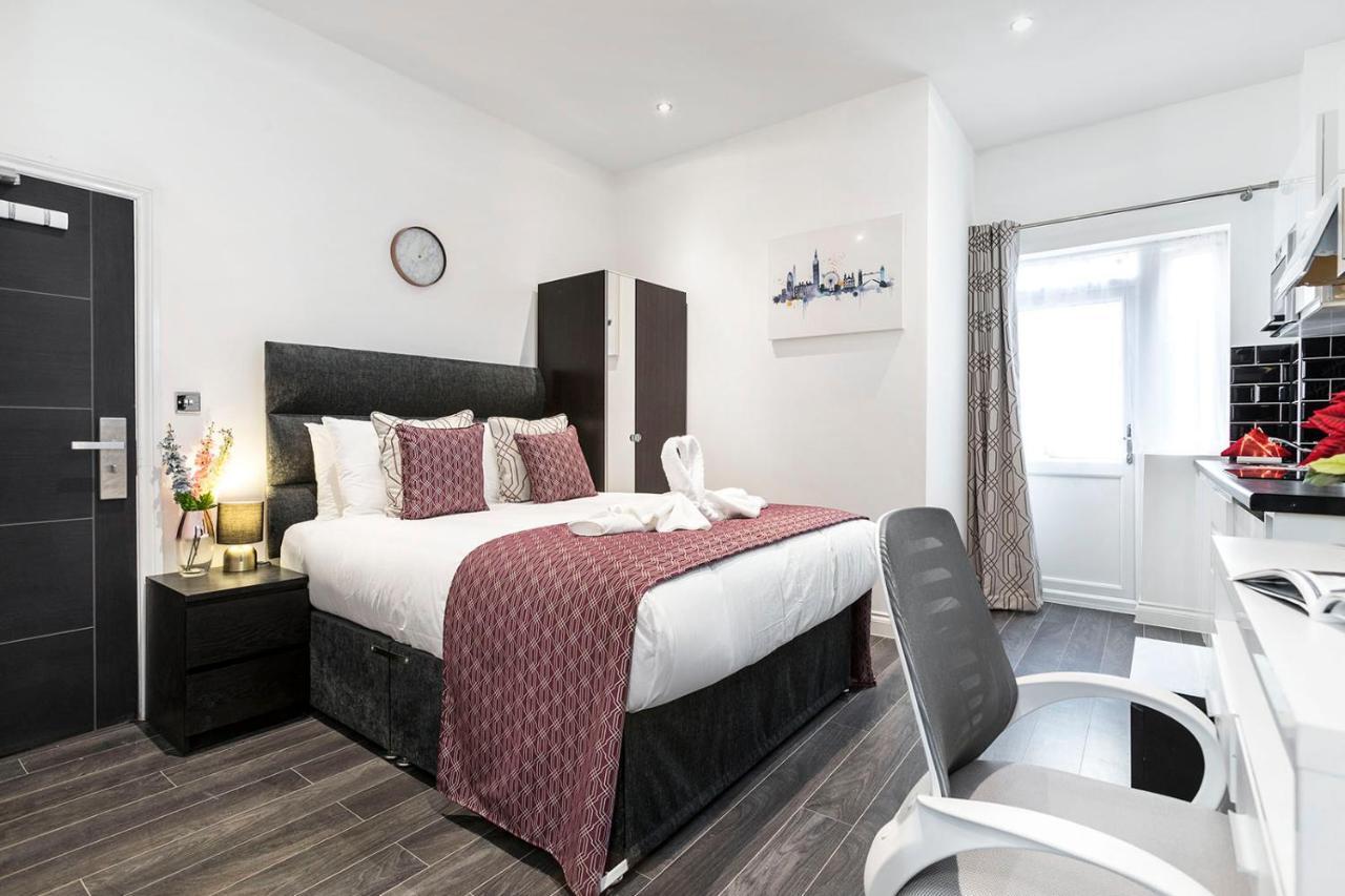Oyo Orchid Apartments Илфорд Экстерьер фото
