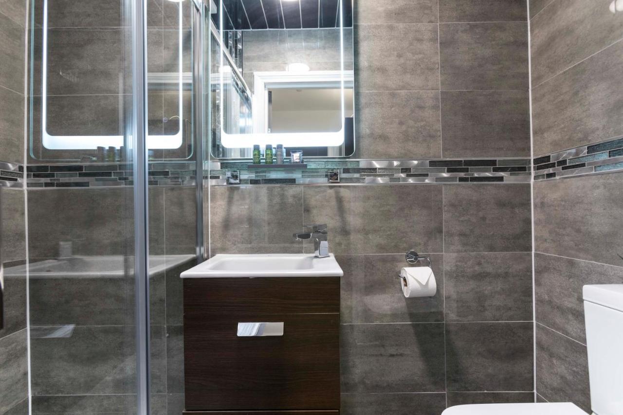 Oyo Orchid Apartments Илфорд Экстерьер фото