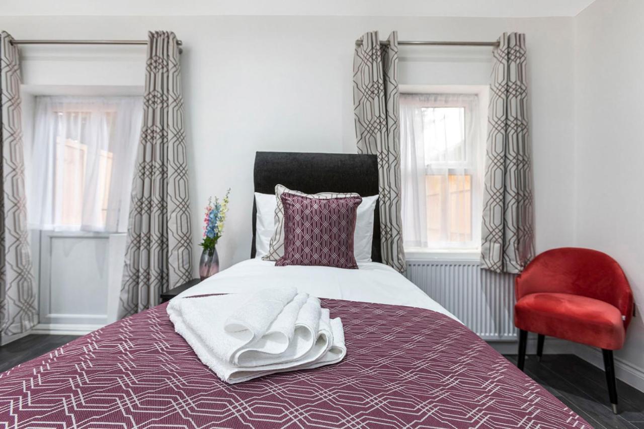 Oyo Orchid Apartments Илфорд Экстерьер фото